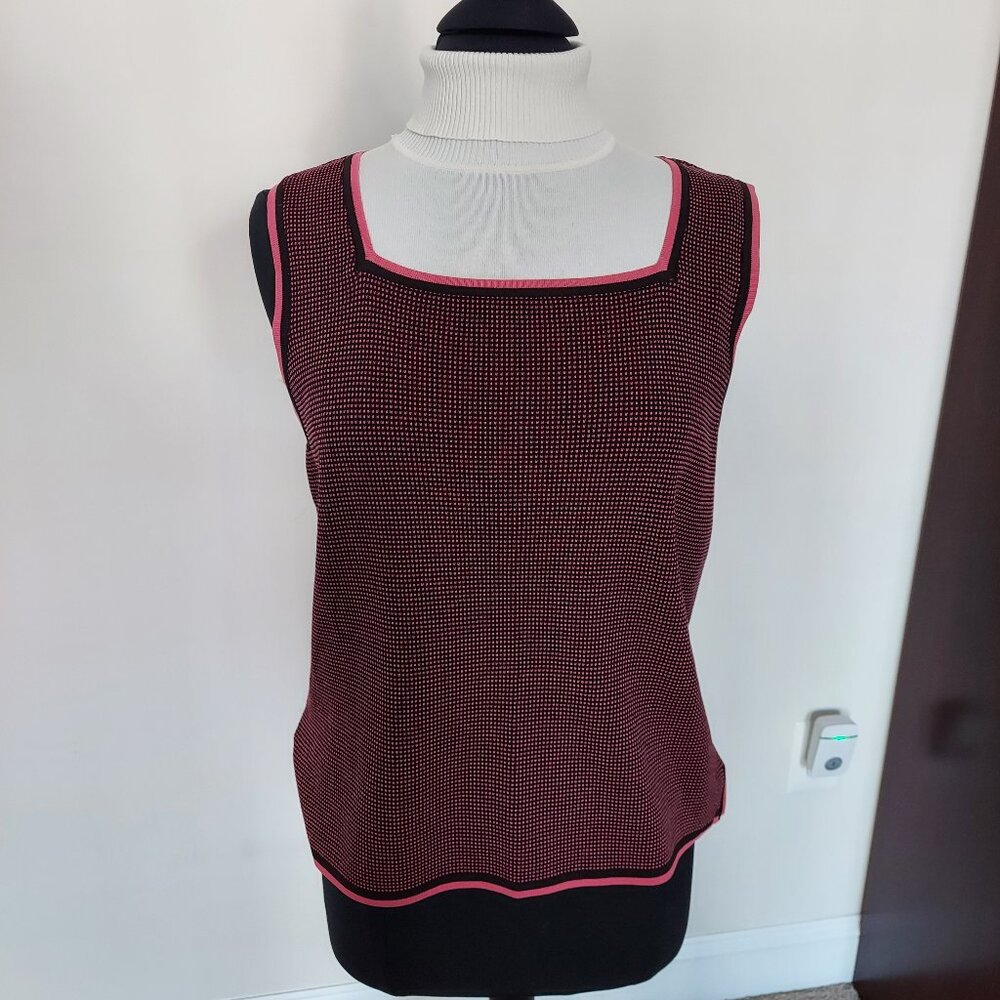 Studio "Audrey" minimalist vest. 60% Rayon 40 %Polyester. SZ XL